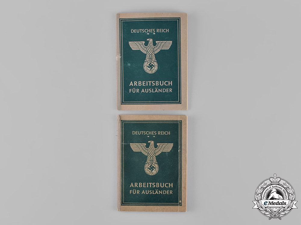 germany,_third_reich._a_lot_of_work_books_for_foreign_labourers_in_the_third_reich_c18-046774