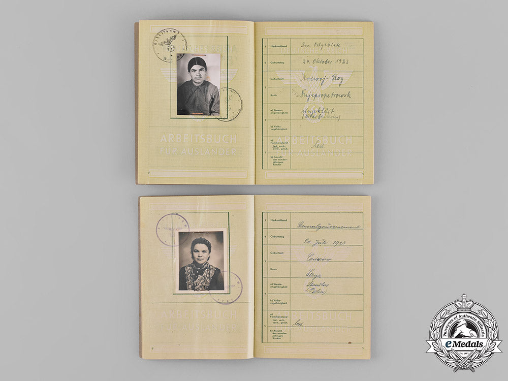 germany,_third_reich._a_lot_of_work_books_for_foreign_labourers_in_the_third_reich_c18-046775