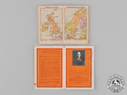 germany,_third_reich._a_lot_of_second_war_period_documents&_identification_cards_c18-046777