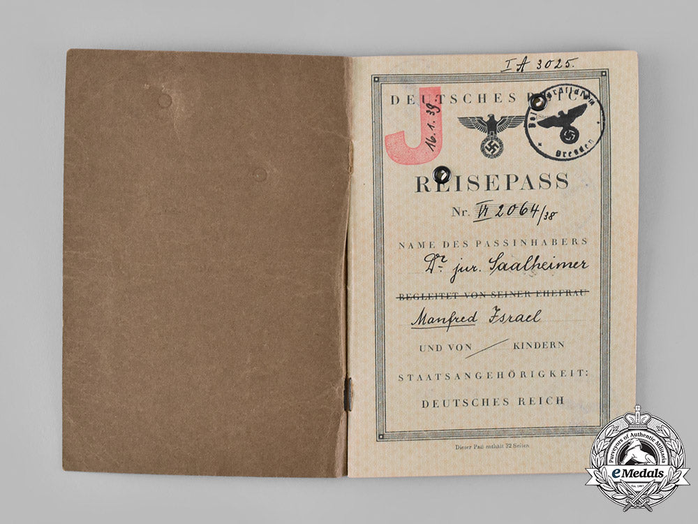 germany,_third_reich._a_pair_of_third_reich_period_identity_documents_c18-046782