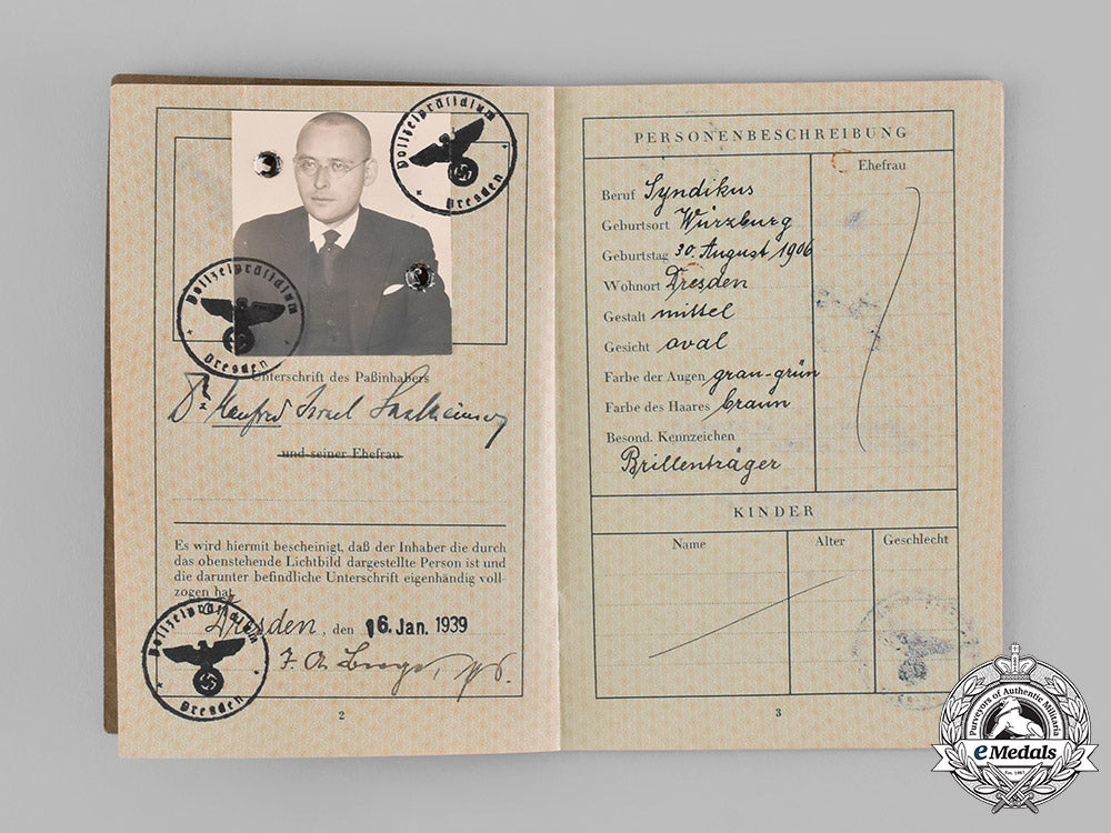 germany,_third_reich._a_pair_of_third_reich_period_identity_documents_c18-046783