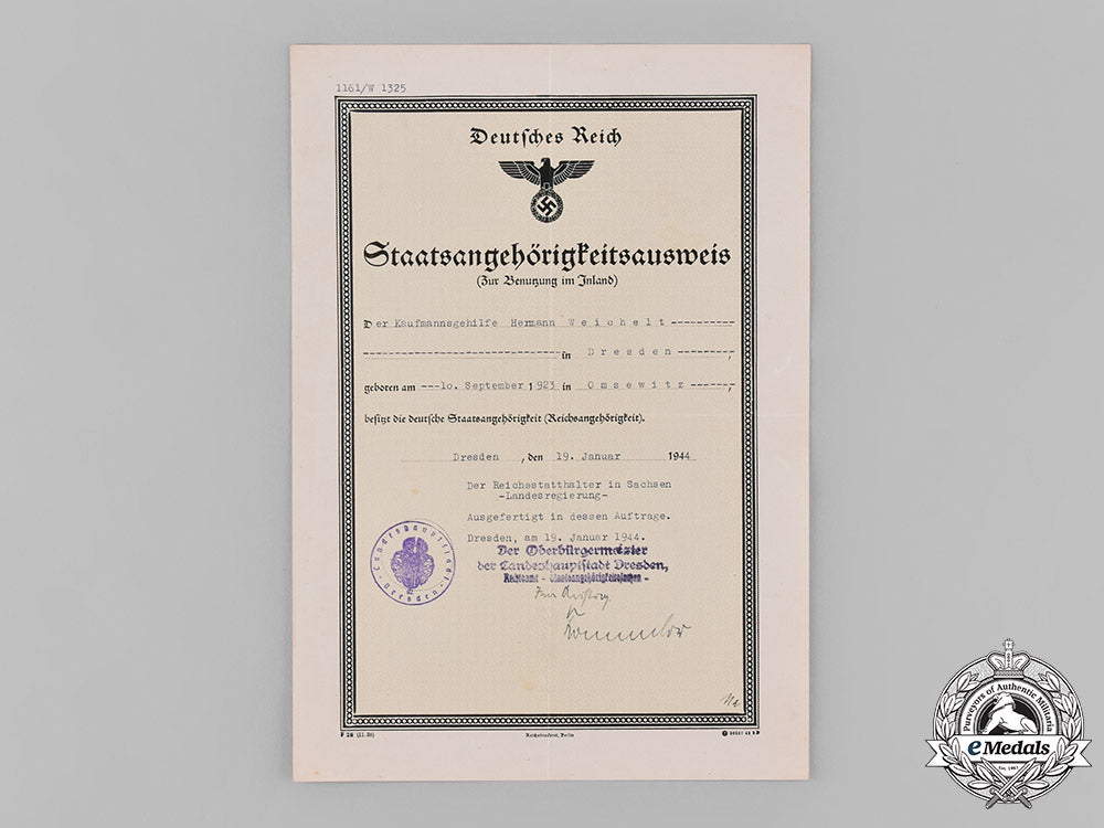 germany,_third_reich._a_lot_of_third_reich_period_identification_and_military_service_documents_c18-046788