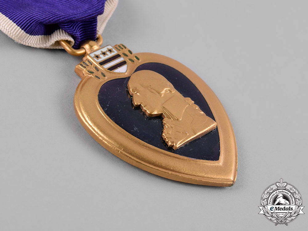 united_states._a_purple_heart,,47_th_infantry,9_th_division,_killed_in_action_during_the_battle_of_saint-_lô_c18-046814