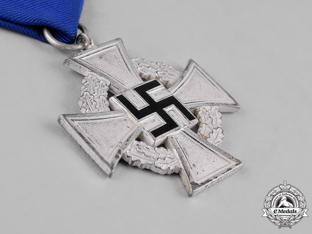 germany,_third_reich._a_pair_of_civil_awards_c18-046860