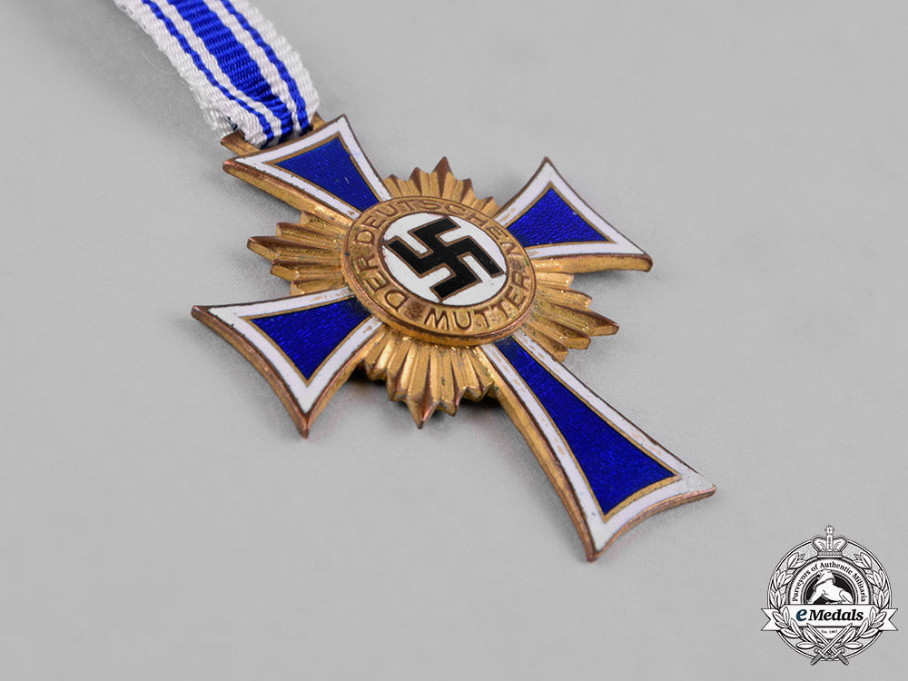 germany,_third_reich._a_pair_of_civil_awards_c18-046865