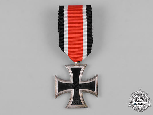 germany,_wehrmacht._a1939_iron_cross,_ii_class,_schinkel_version_c18-046878