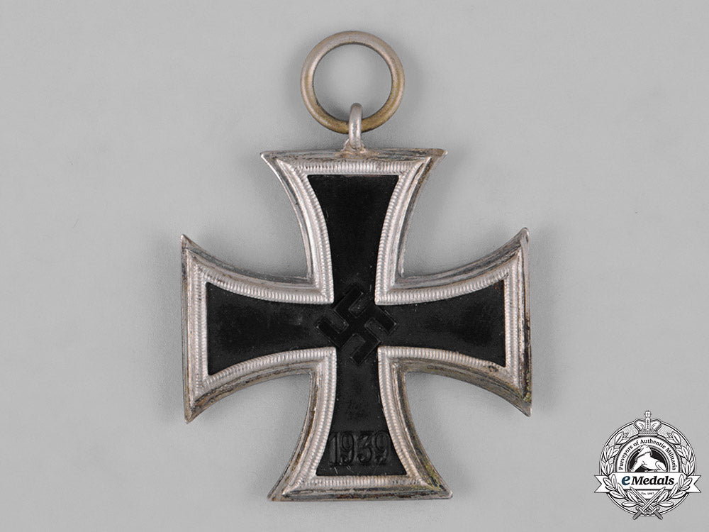 germany,_wehrmacht._a1939_iron_cross,_ii_class,_schinkel_version_c18-046879