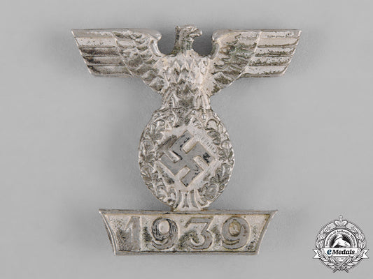 germany,_wehrmacht._a1939_clasp_to_the_iron_cross,_i_class_c18-046914