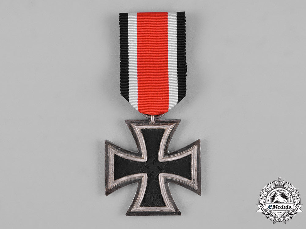 germany,_wehrmacht._a1939_iron_cross_ii_class_by_c.e._juncker_c18-046922