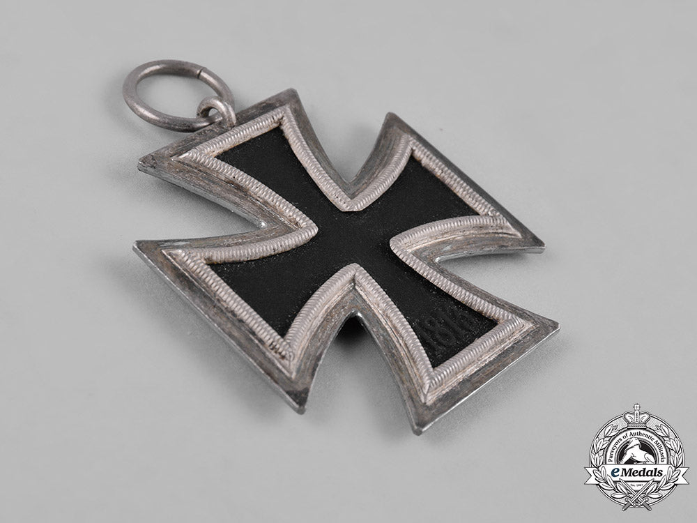 germany,_wehrmacht._a1939_iron_cross_ii_class_by_c.e._juncker_c18-046925
