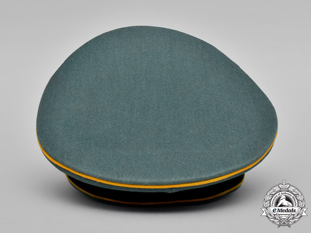 germany,_heer._an_army_cavalry_officer’s_visor_cap_c18-046985