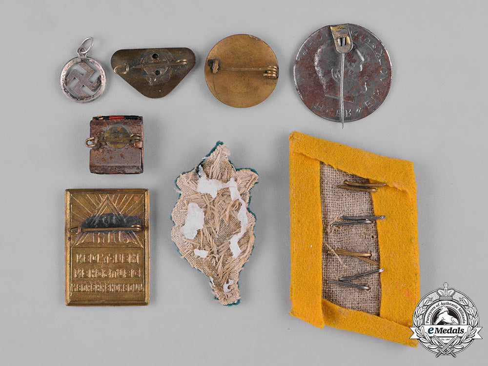 germany,_third_reich._a_lot_of_second_war_period_badges_and_insignia_c18-047007