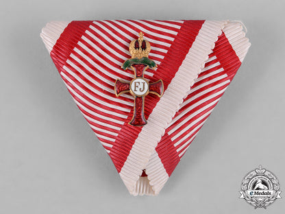 austria,_imperial._an_order_of_franz_joseph,_small_decoration_for_officer,_with_war_decoration_c18-047029