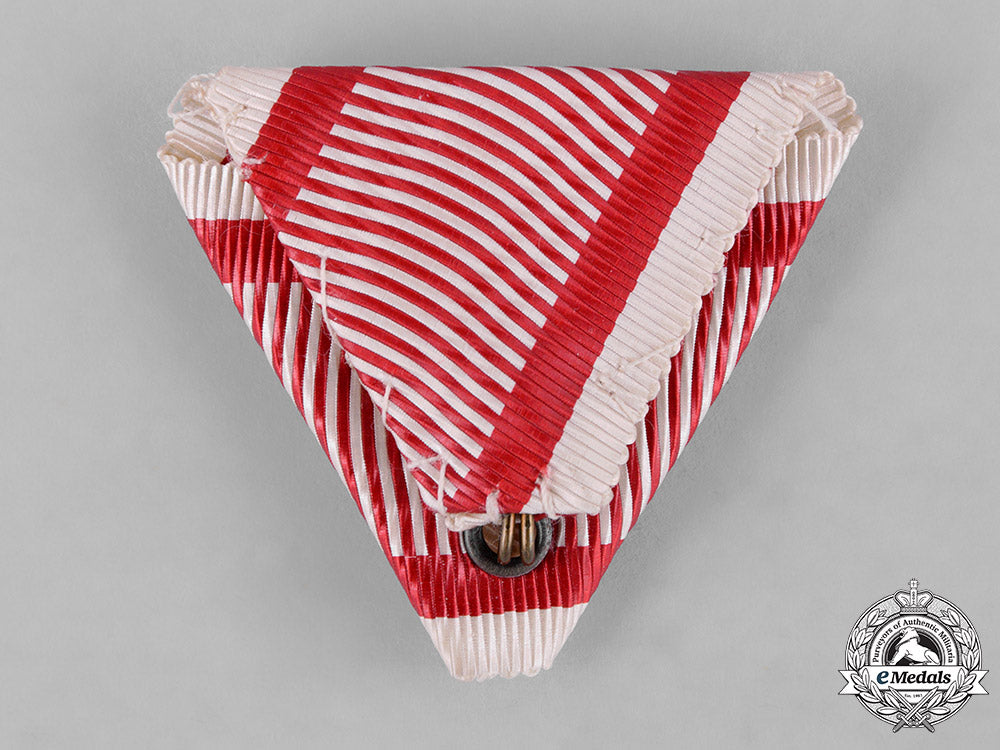 austria,_imperial._an_order_of_franz_joseph,_small_decoration_for_officer,_with_war_decoration_c18-047030