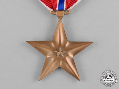 united_states._a_silver_star_and_bronze_star_with_cases_of_issue,_c.1960_c18-047171