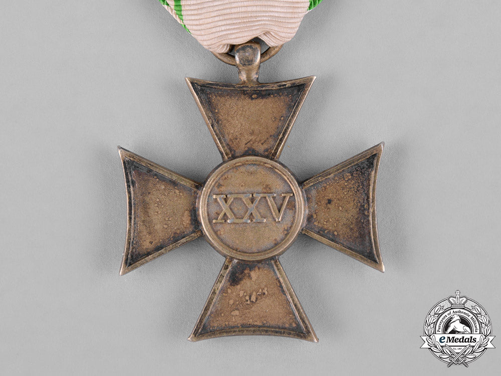 italy,_kingdom._a_red_cross_long_service_cross,1_st_class_gold_grade_for_twenty-_five_years'_service_c18-047234