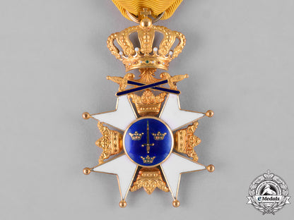 sweden,_kingdom._an_order_of_the_sword_in_gold,_i_class_knight,_c.1963_c18-047267