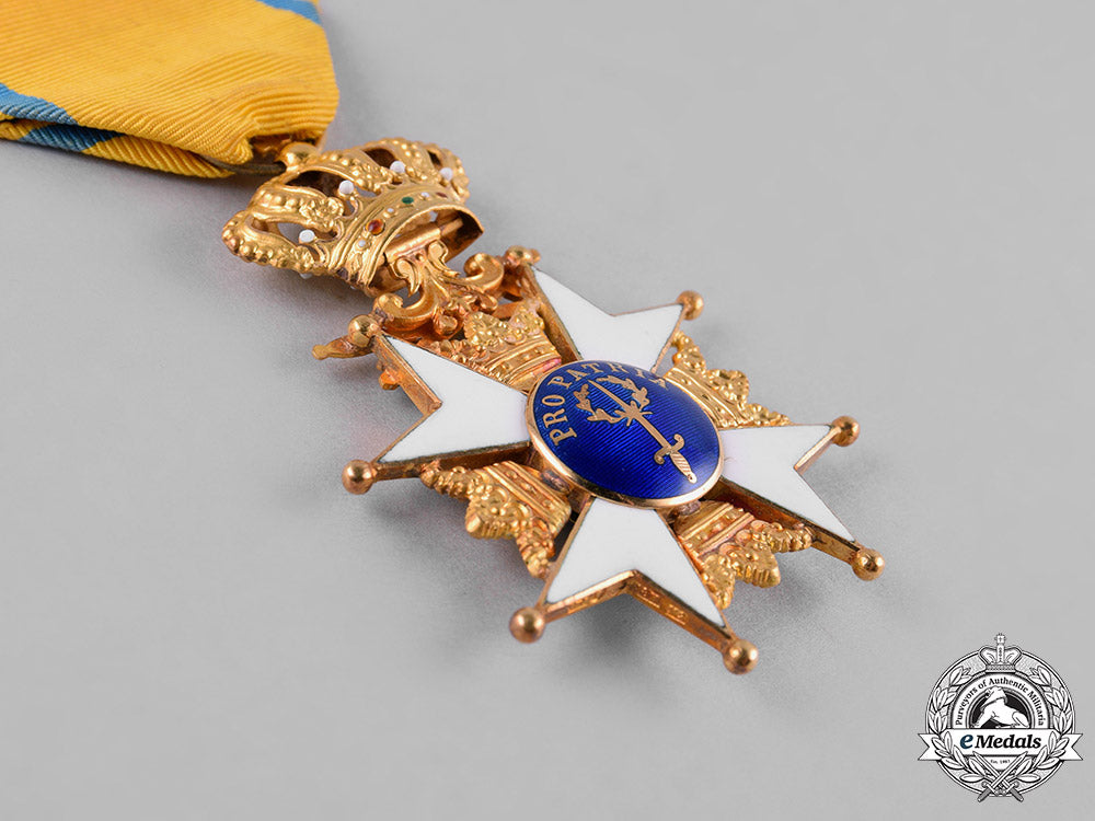sweden,_kingdom._an_order_of_the_sword_in_gold,_i_class_knight,_c.1963_c18-047270