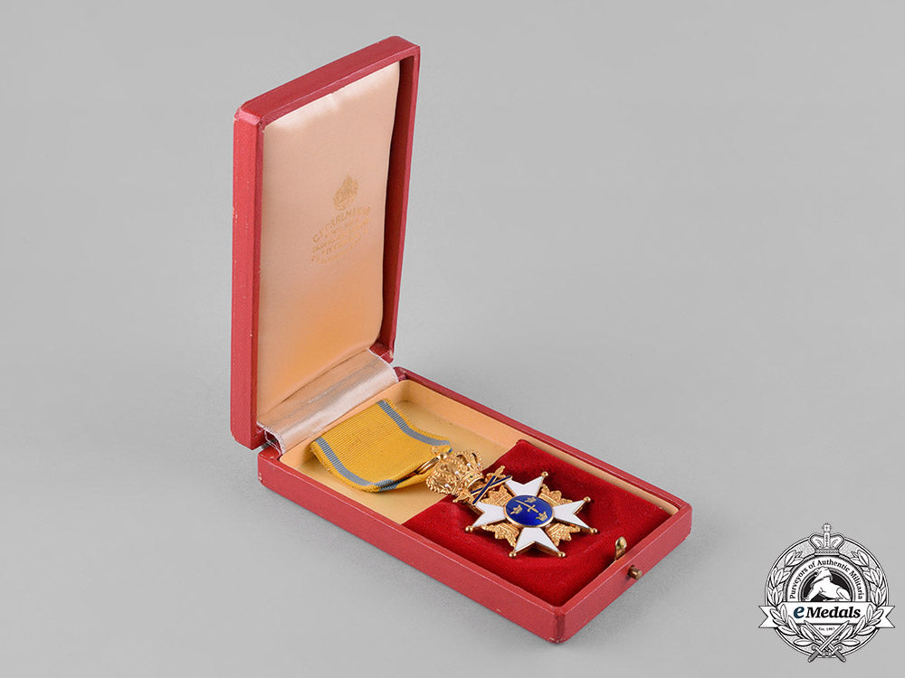 sweden,_kingdom._an_order_of_the_sword_in_gold,_i_class_knight,_c.1963_c18-047271