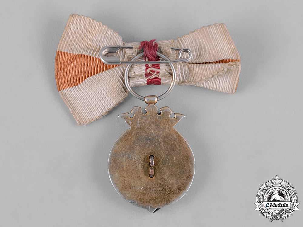 spain,_franco_period._an_order_of_the_red_cross,_ii_class_medal,_c.1940_c18-047357_1_1