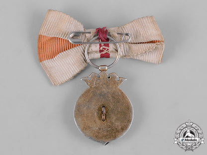 spain,_franco_period._an_order_of_the_red_cross,_ii_class_medal,_c.1940_c18-047357_1_1