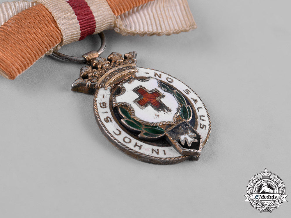 spain,_franco_period._an_order_of_the_red_cross,_ii_class_medal,_c.1940_c18-047358_1_1