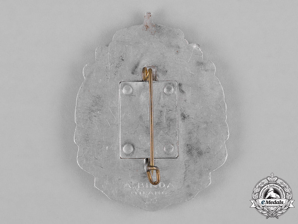 italy,_kingdom._a_postal_worker's_badge,_by_a.binda,_c.1940_c18-047403