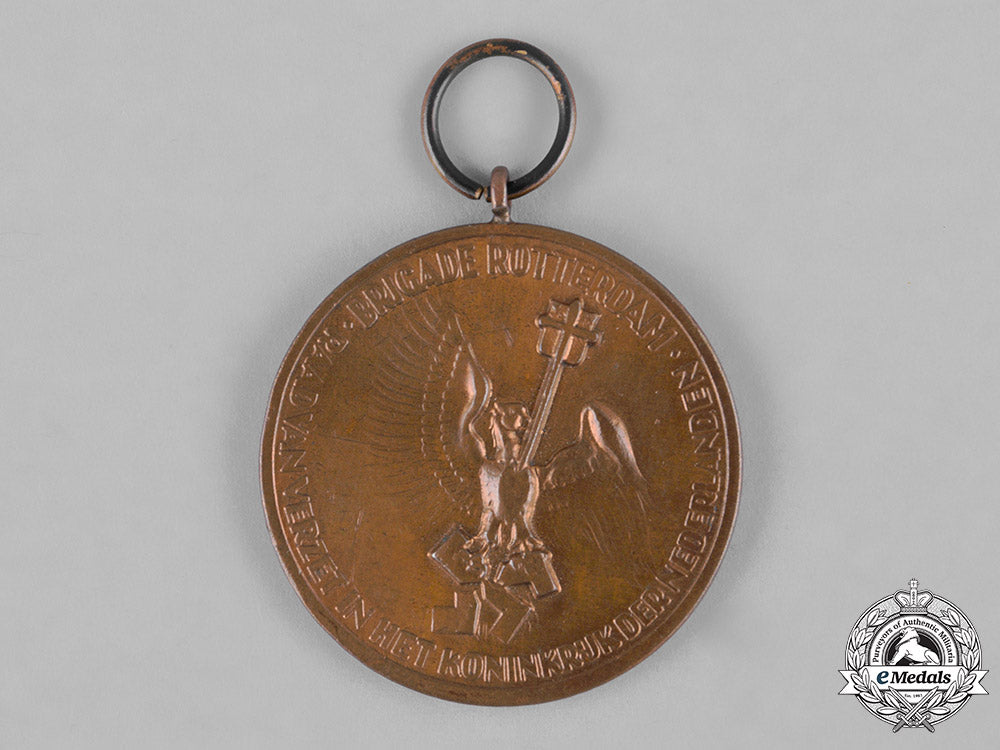 netherlands,_kingdom._a_medal_of_the_rotterdam_brigade_of_the_council_of_resistance,_named,_c.1945_c18-047413