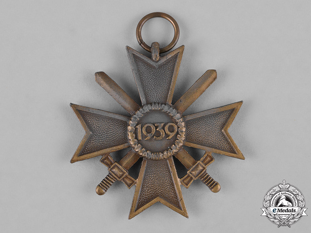 germany,_wehrmacht._a_cased_war_merit_cross,_ii_class_with_swords,_by_wilhelm_deumer_c18-047475