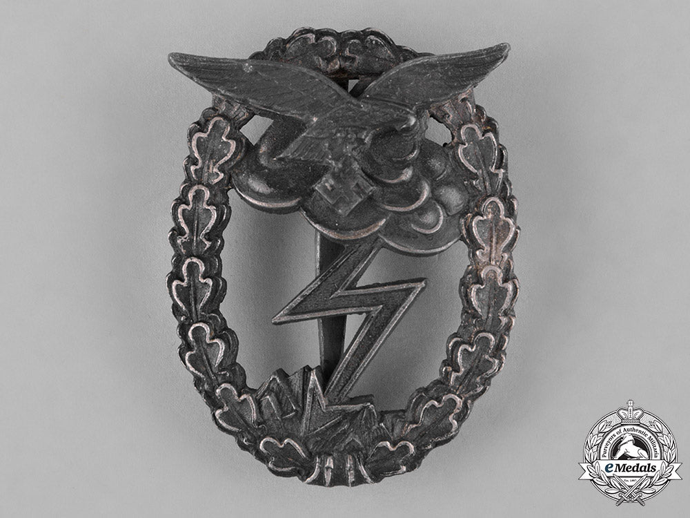 germany,_luftwaffe._a_ground_assault_badge_by_rudolf_karneth&_söhne_c18-047504