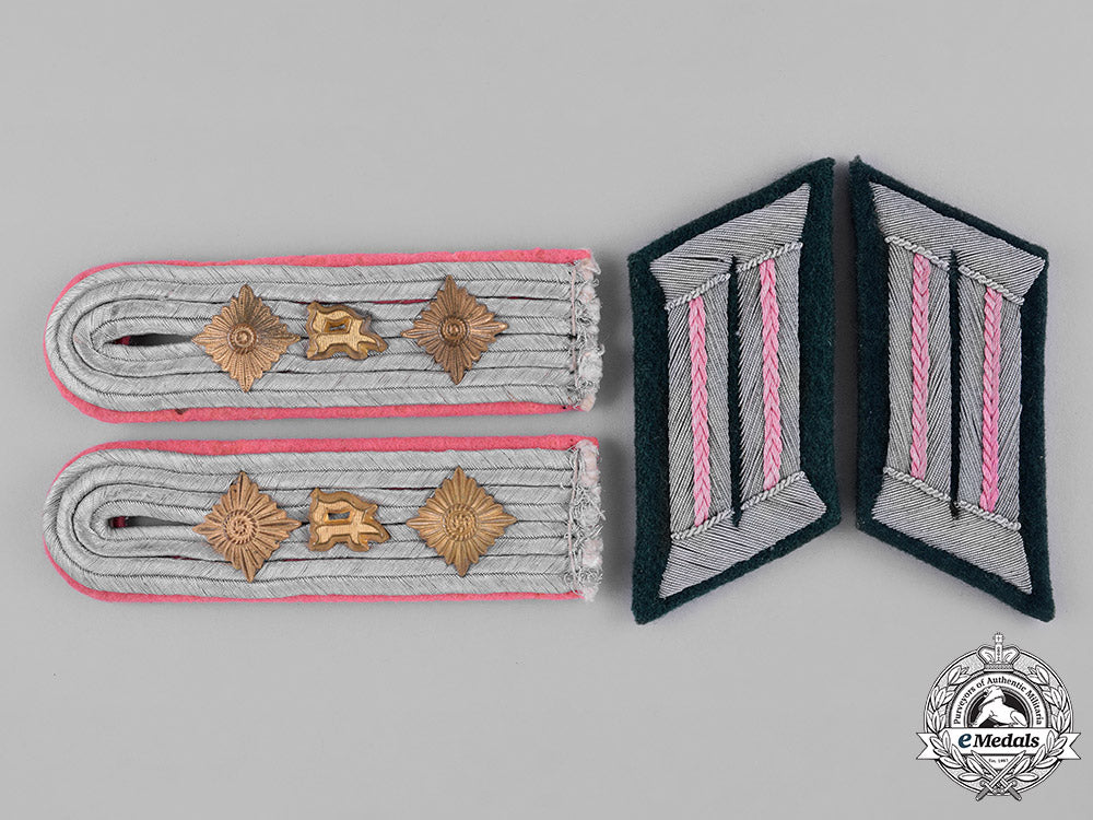 germany,_heer._a_set_of_hauptmann_panzerjäger_shoulder_boards_and_collar_tabs_c18-047537