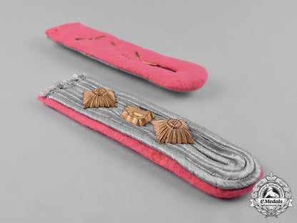 germany,_heer._a_set_of_hauptmann_panzerjäger_shoulder_boards_and_collar_tabs_c18-047540