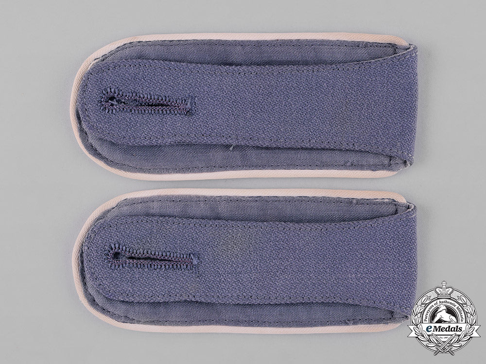 germany,_luftwaffe._a_set_of_hermann_göring_tropical_shoulder_straps_and_chevron_c18-047586