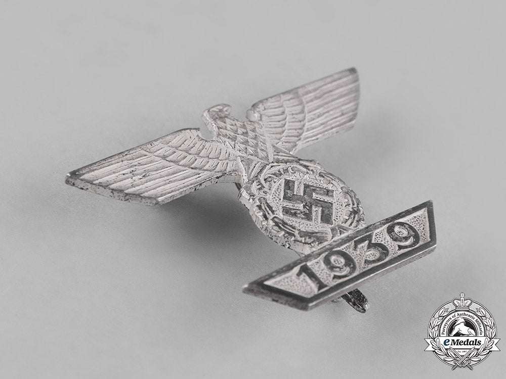germany,_wehrmacht._a_clasp_to_the_iron_cross1939_i_class_with_case,_type_ii_c18-047733