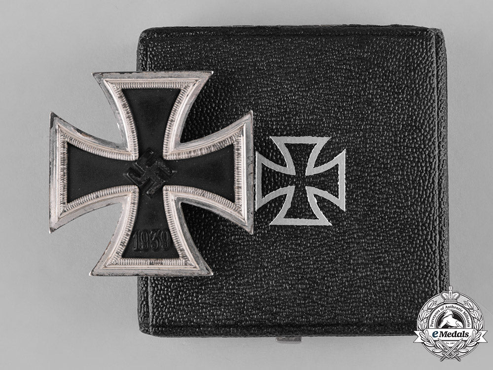 germany,_wehrmacht._a1939_iron_cross,_i_class_with_case,_by_steinhauer&_lück_c18-047757