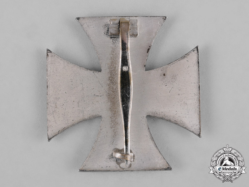 germany,_wehrmacht._a1939_iron_cross,_i_class_with_case,_by_steinhauer&_lück_c18-047759