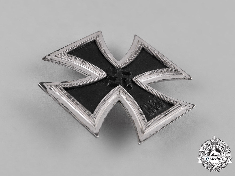 germany,_wehrmacht._a1939_iron_cross,_i_class_with_case,_by_steinhauer&_lück_c18-047760