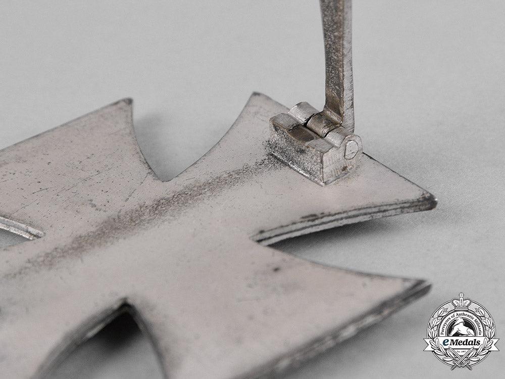 germany,_wehrmacht._a1939_iron_cross,_i_class_with_case,_by_steinhauer&_lück_c18-047763