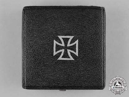 germany,_wehrmacht._a1939_iron_cross,_i_class_with_case,_by_steinhauer&_lück_c18-047765