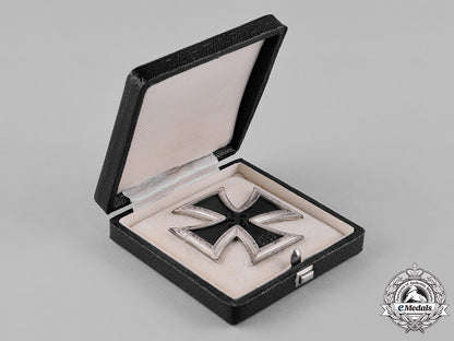 germany,_wehrmacht._a1939_iron_cross,_i_class_with_case,_by_steinhauer&_lück_c18-047766