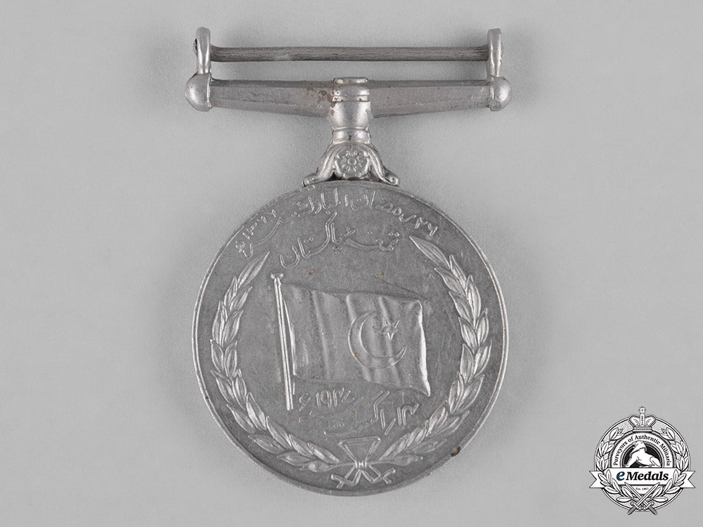 united_kingdom._a_lot_of_ten_campaign_medals&_awards_c18-047860_1