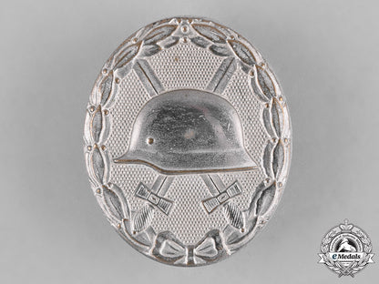germany,_wehrmacht._a_silver_grade_wound_badge,1957_issue_c18-047937