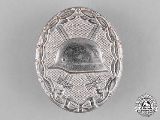 germany,_wehrmacht._a_silver_grade_wound_badge,1957_issue_c18-047937
