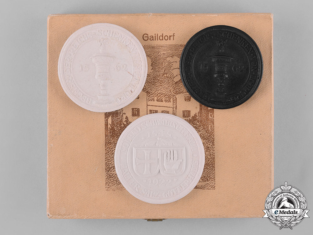germany,_weimar._a_set_of_three_commemorative_coins_with_case,_c.1922_c18-048093_1