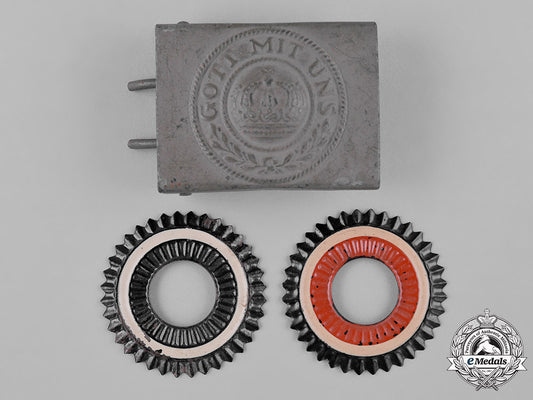 germany,_imperial._a_belt_buckle&_two_cockades,_c.1916_c18-048106