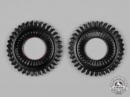 germany,_imperial._a_belt_buckle&_two_cockades,_c.1916_c18-048111