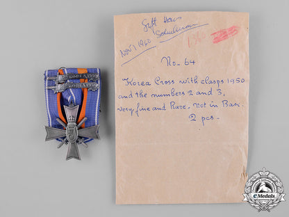 netherlands,_kingdom._a_cross_for_freedom_and_justice_with_two_korea_clasps,_c.1955_c18-048123_1