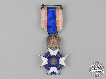united_states._a_national_society_of_the_sons_of_the_american_revolution_membership_badge,_by_tiffany&_co.,_c.1895_c18-048229_1