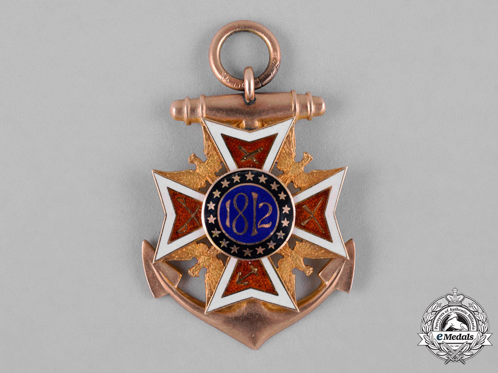 united_states._a_general_society_of_the_war_of1812_membership_badge_in_gold,_c.1910_c18-048240_1