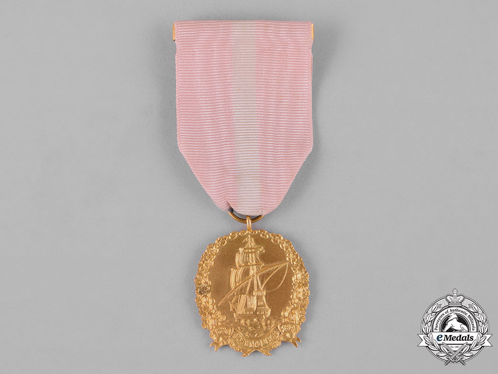 united_states._a_general_society_of_mayflower_descendants_membership_badge_in_gold,_by_caldwell,_c.1897_c18-048245